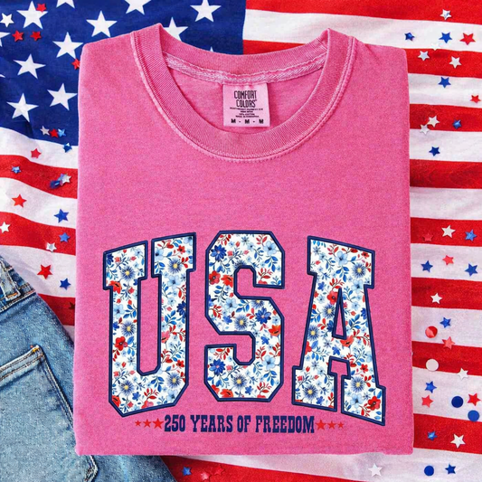 USA 250 Years of Freedom Floral T‑Shirt – Patriotic Comfort Colors Tee • Size Small