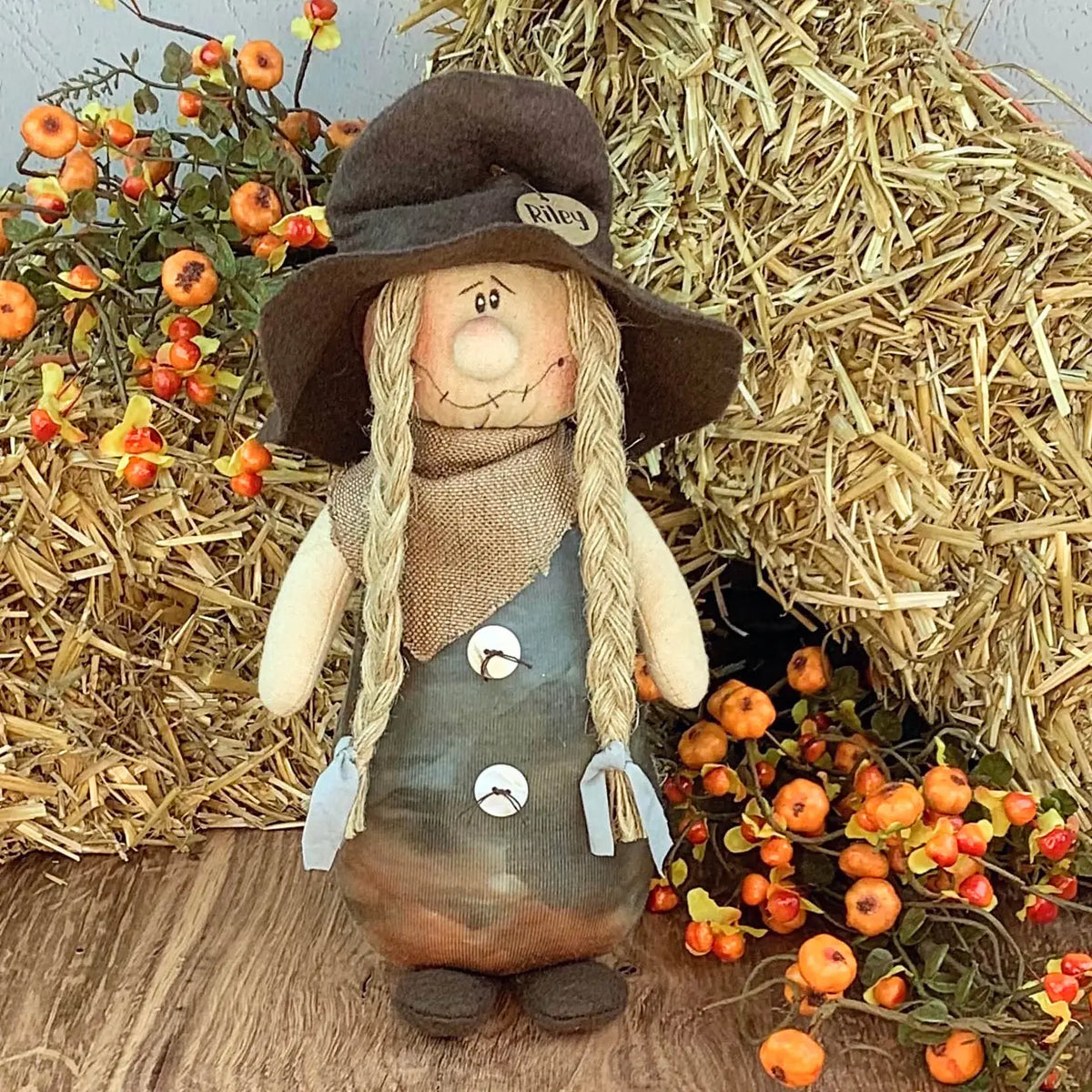 “Riley” The Scarecrow – 12”-Fall Décor